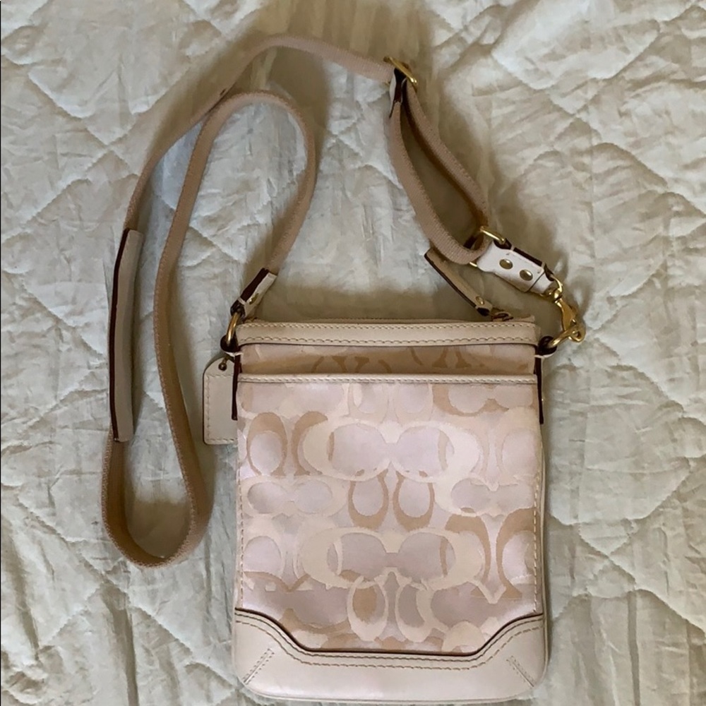 Coach Crossbody Classic Signature bag